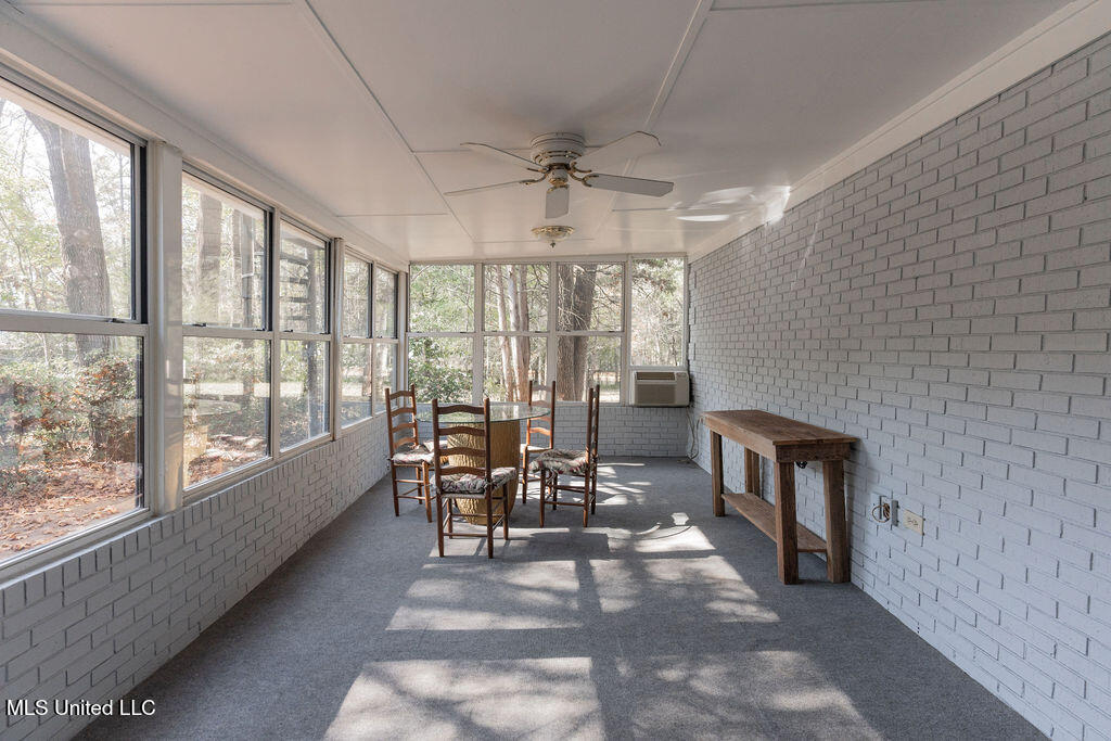 112 Tall Oaks Street