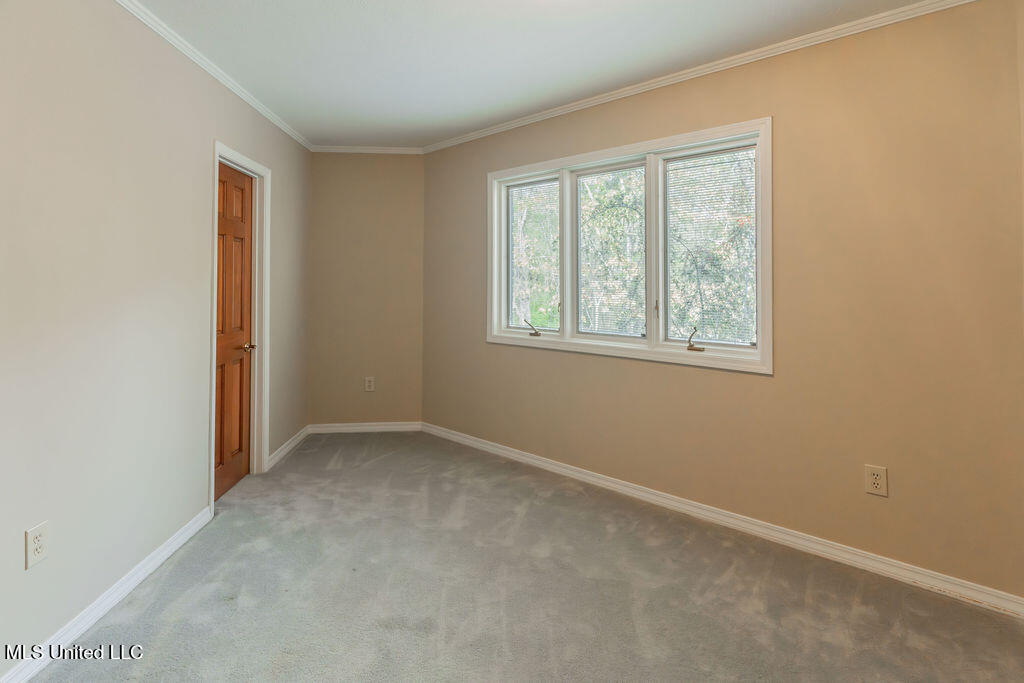 112 Tall Oaks Street