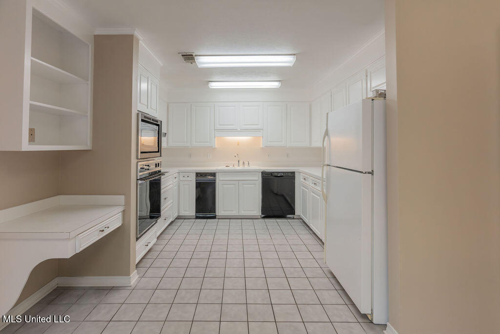 112 Tall Oaks Street