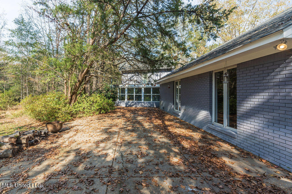 112 Tall Oaks Street