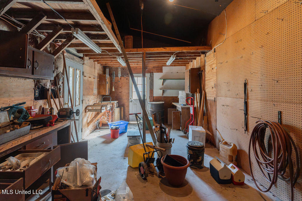 112 Tall Oaks Street