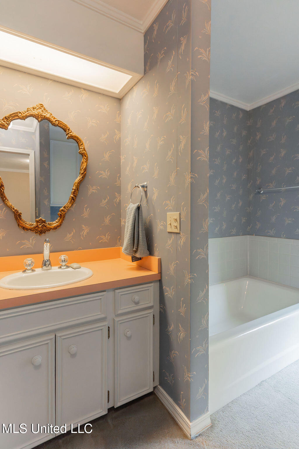 112 Tall Oaks Street