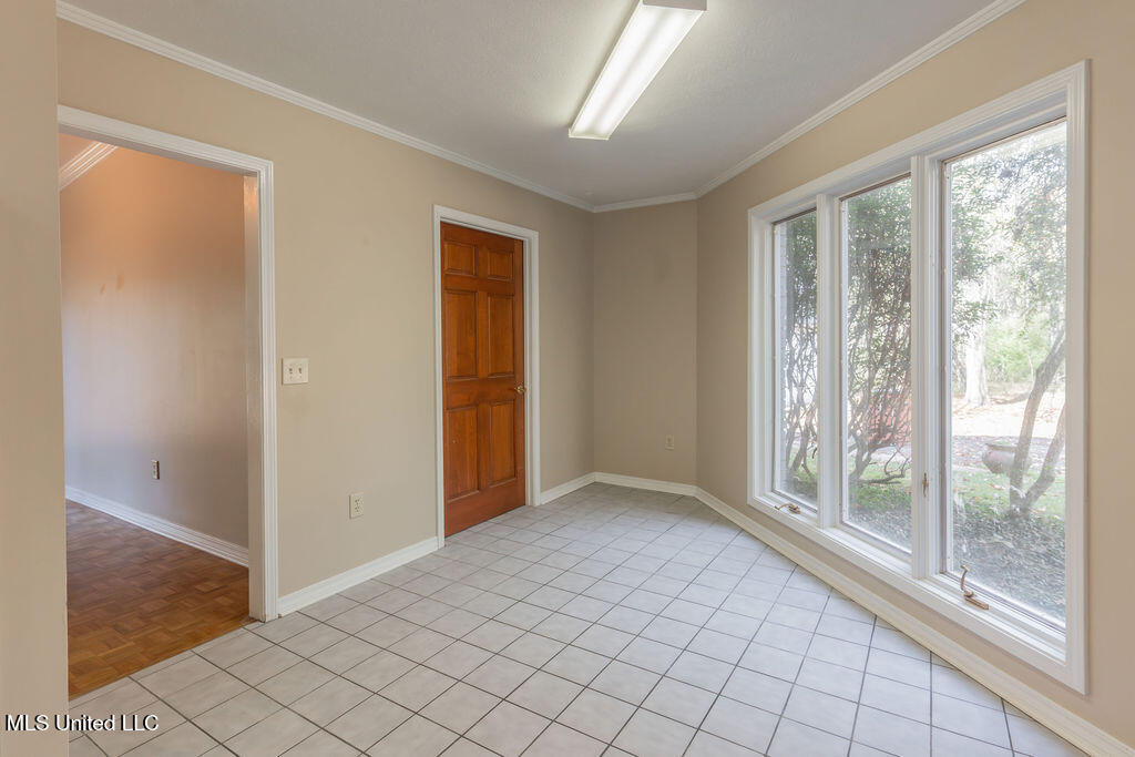 112 Tall Oaks Street