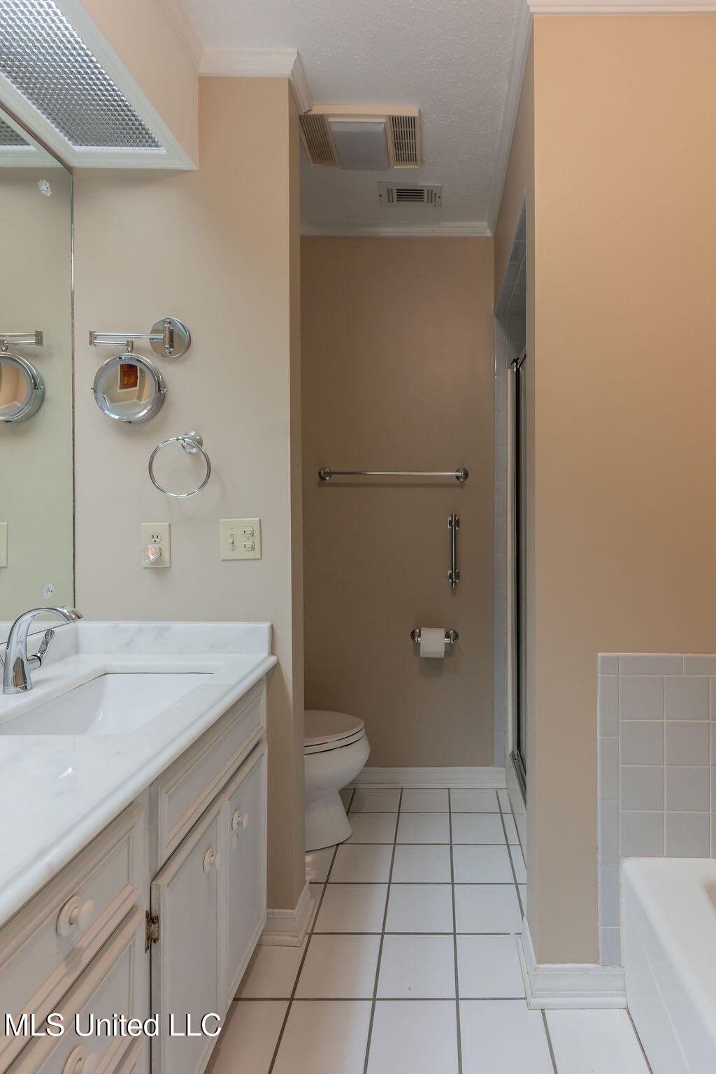 112 Tall Oaks Street