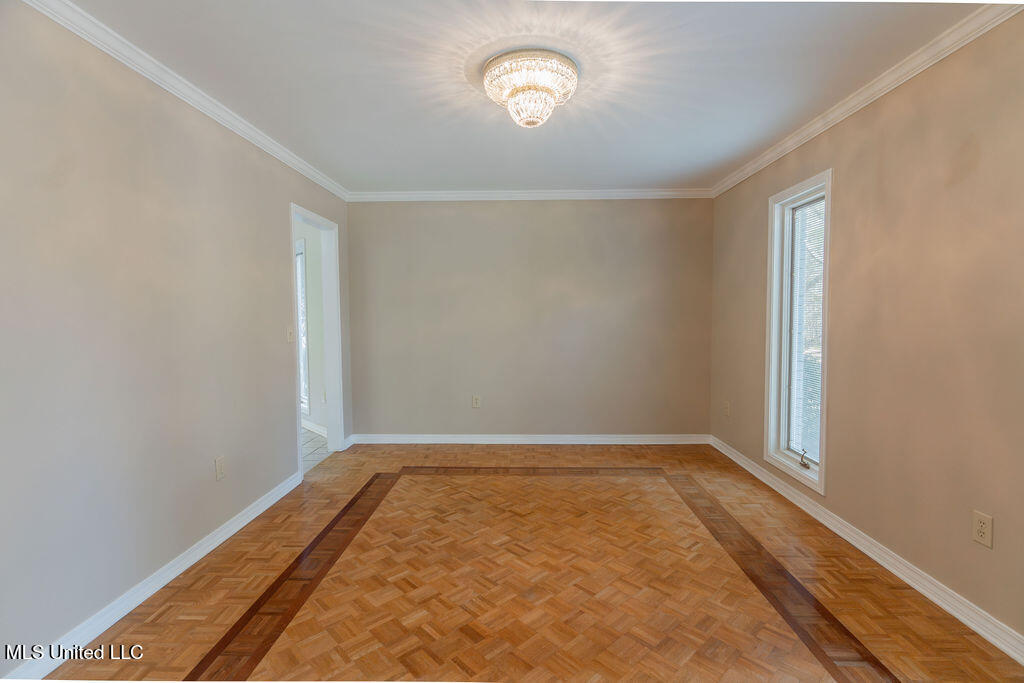 112 Tall Oaks Street