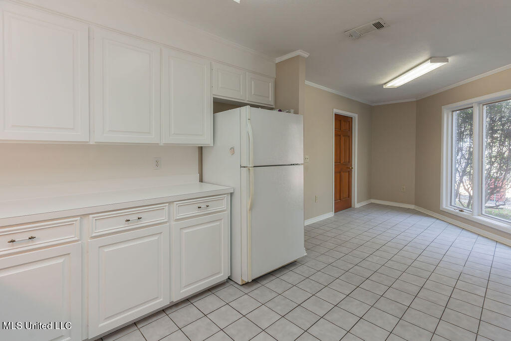 112 Tall Oaks Street