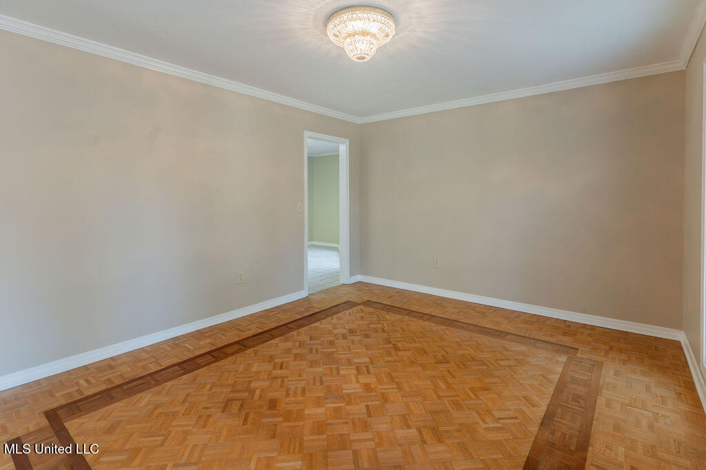 112 Tall Oaks Street