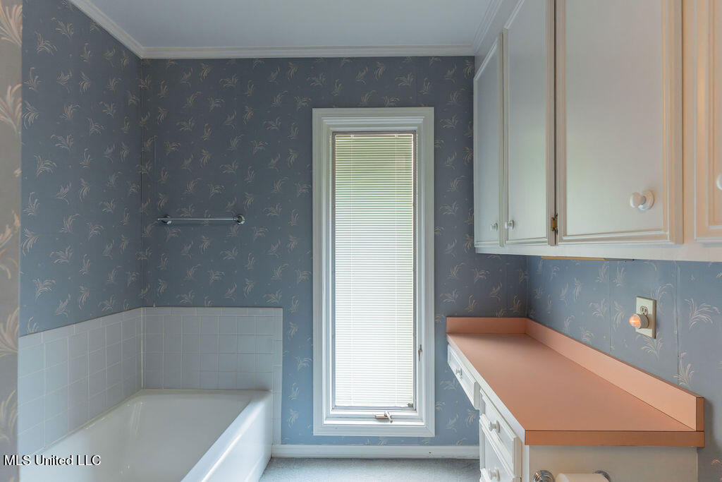 112 Tall Oaks Street