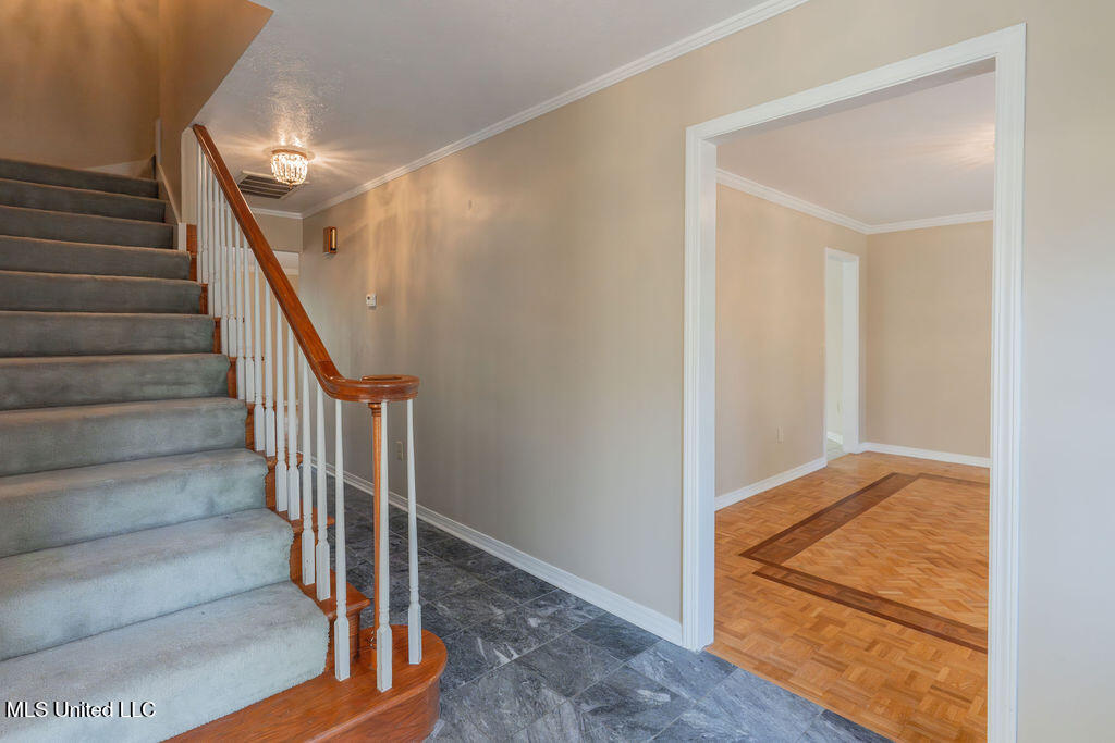 112 Tall Oaks Street