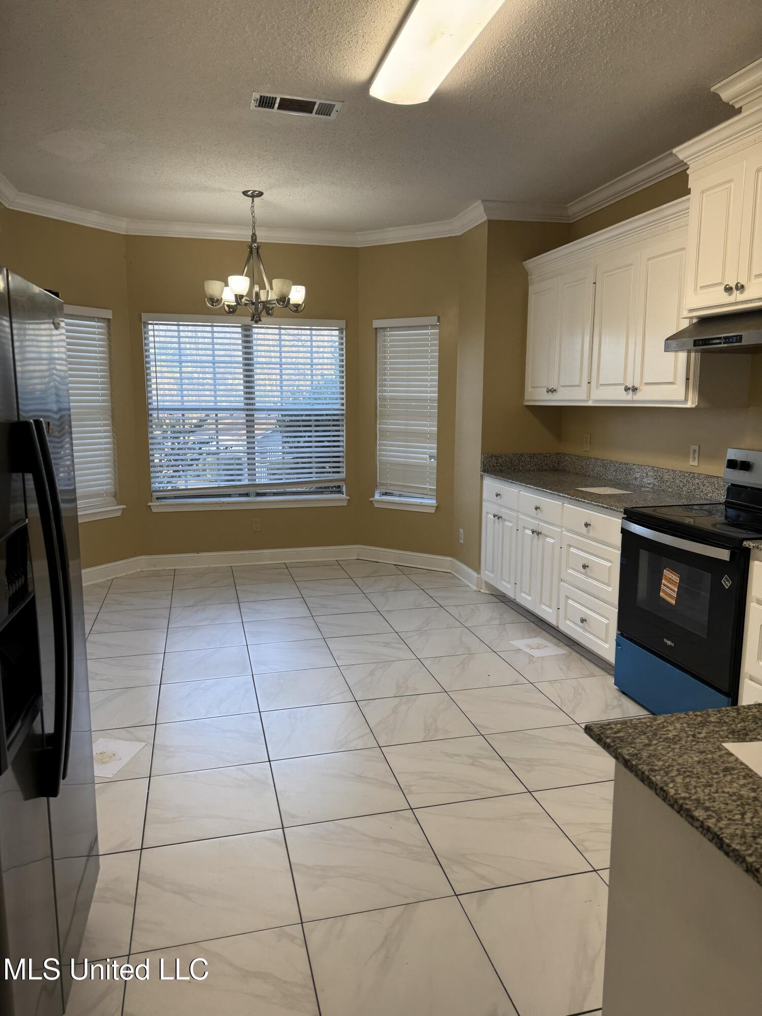 204 Lake Forest Lane