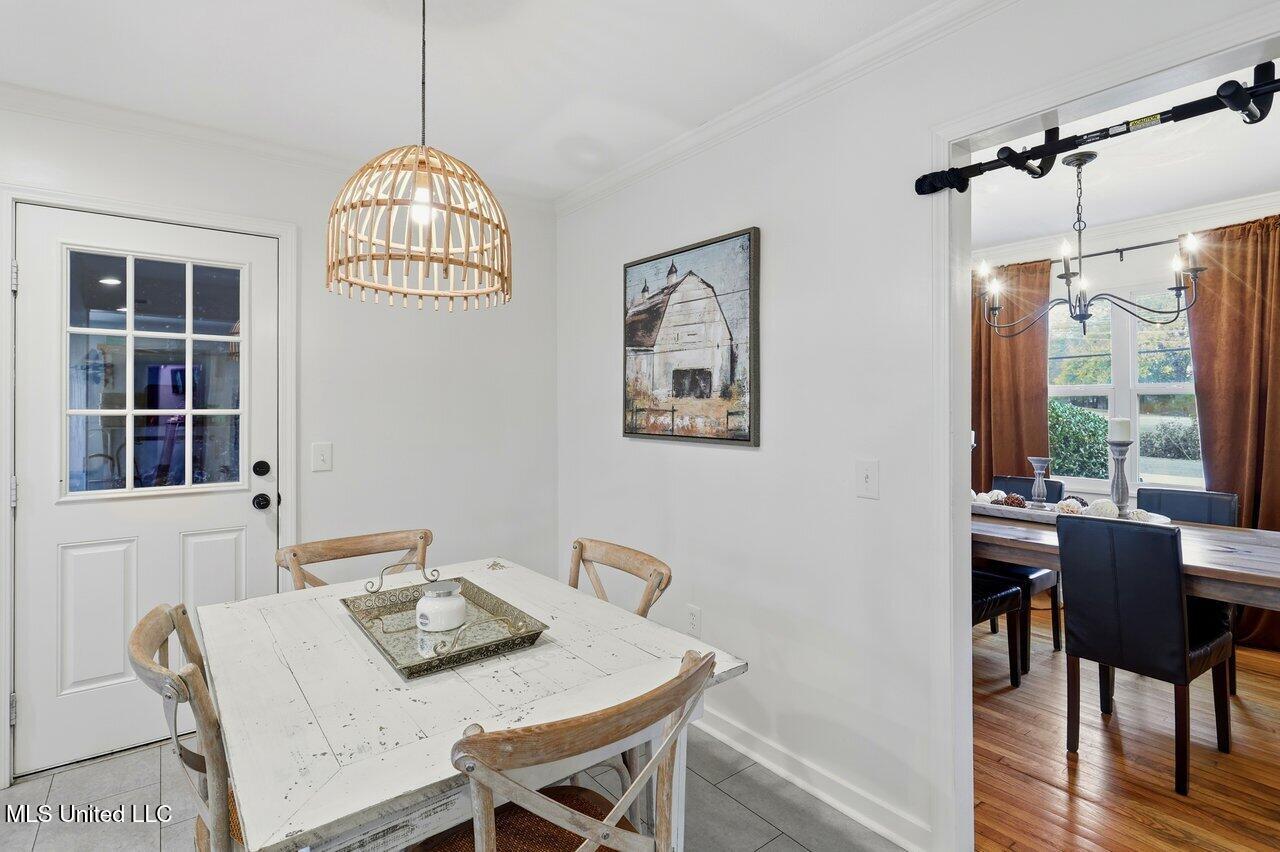 902 E College Street