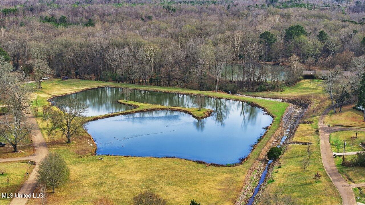 902 E College Street