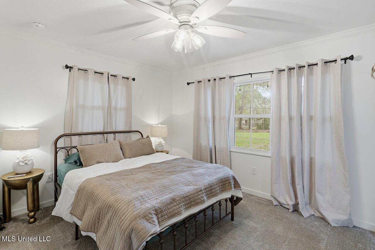 902 E College Street