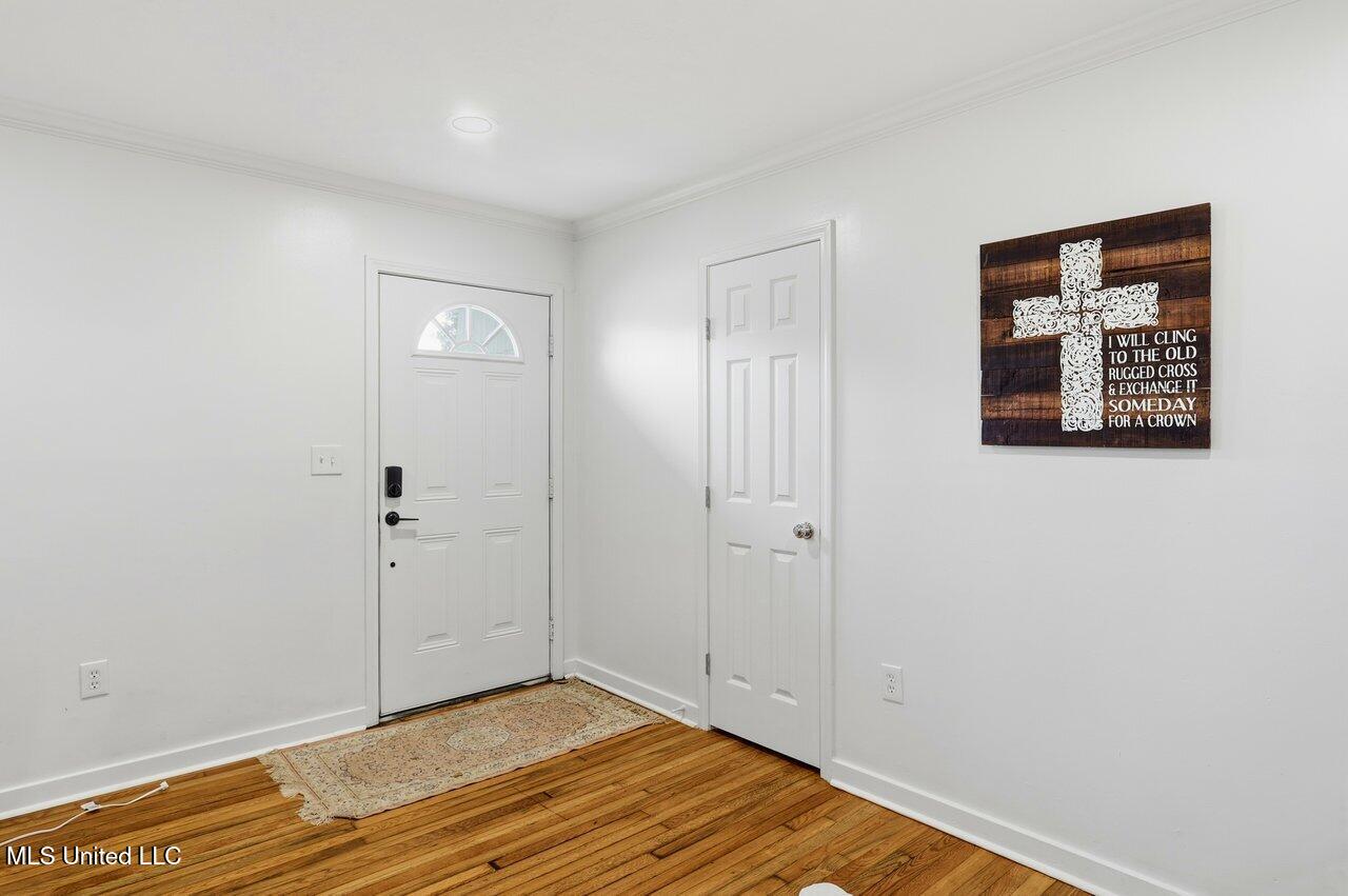 902 E College Street