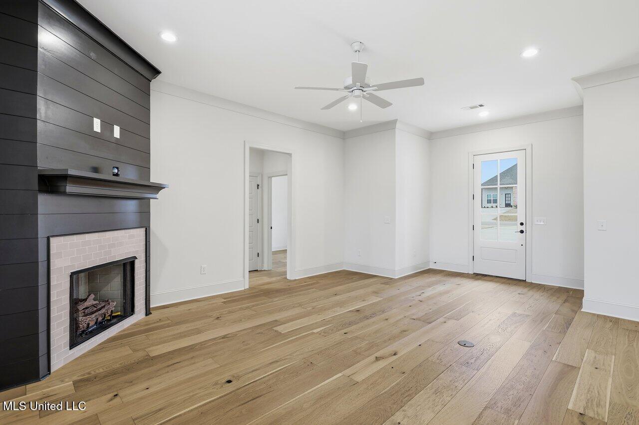 180 Catherine Boulevard