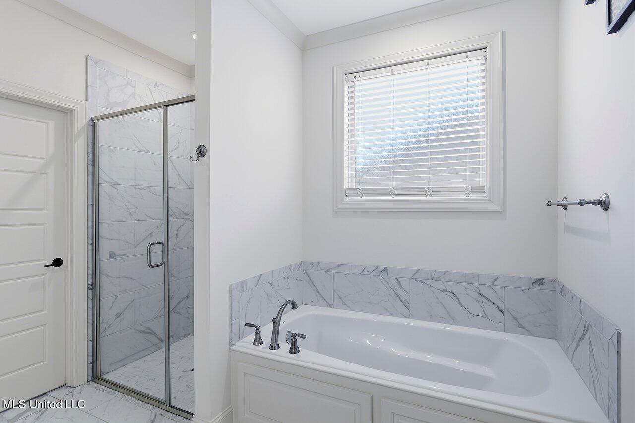 180 Catherine Boulevard