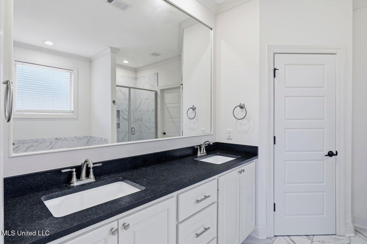 180 Catherine Boulevard