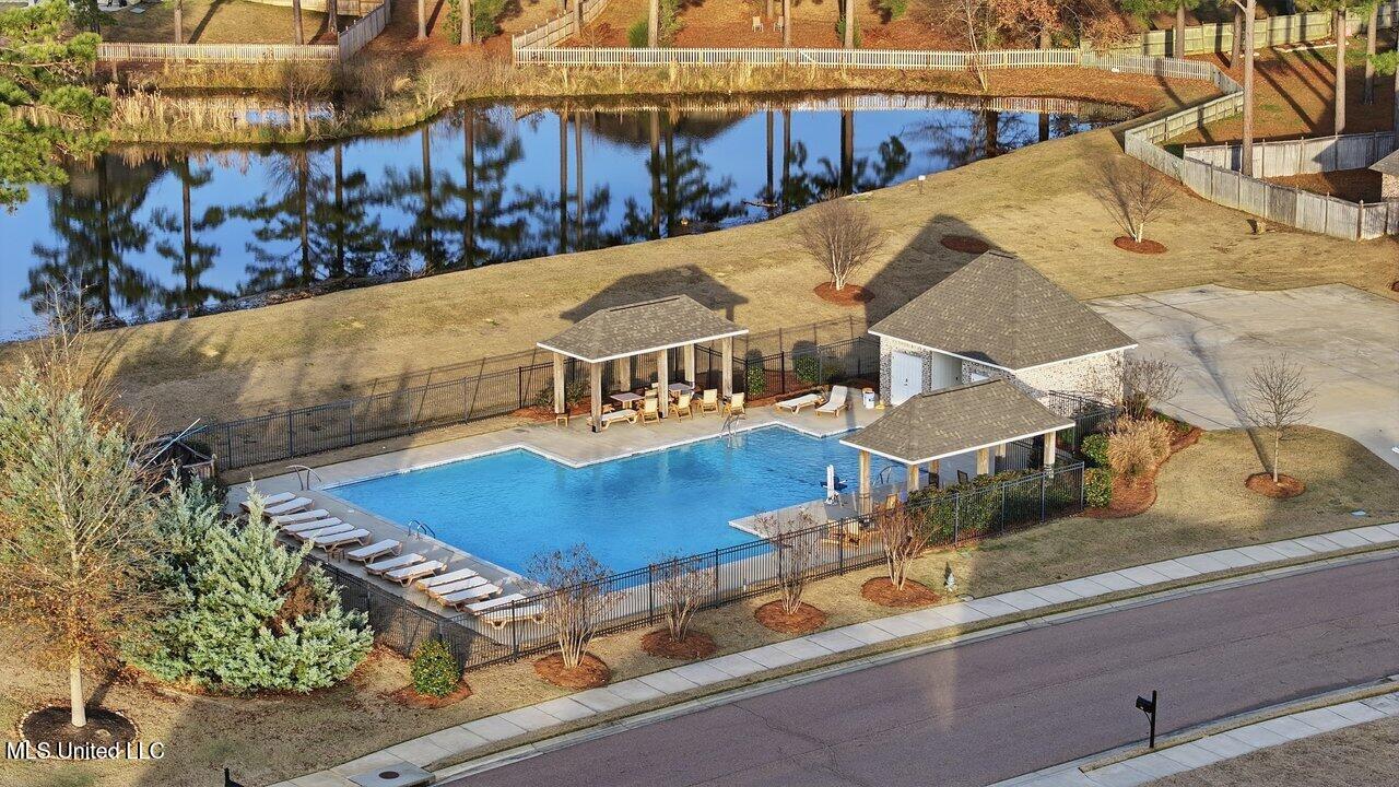 180 Catherine Boulevard