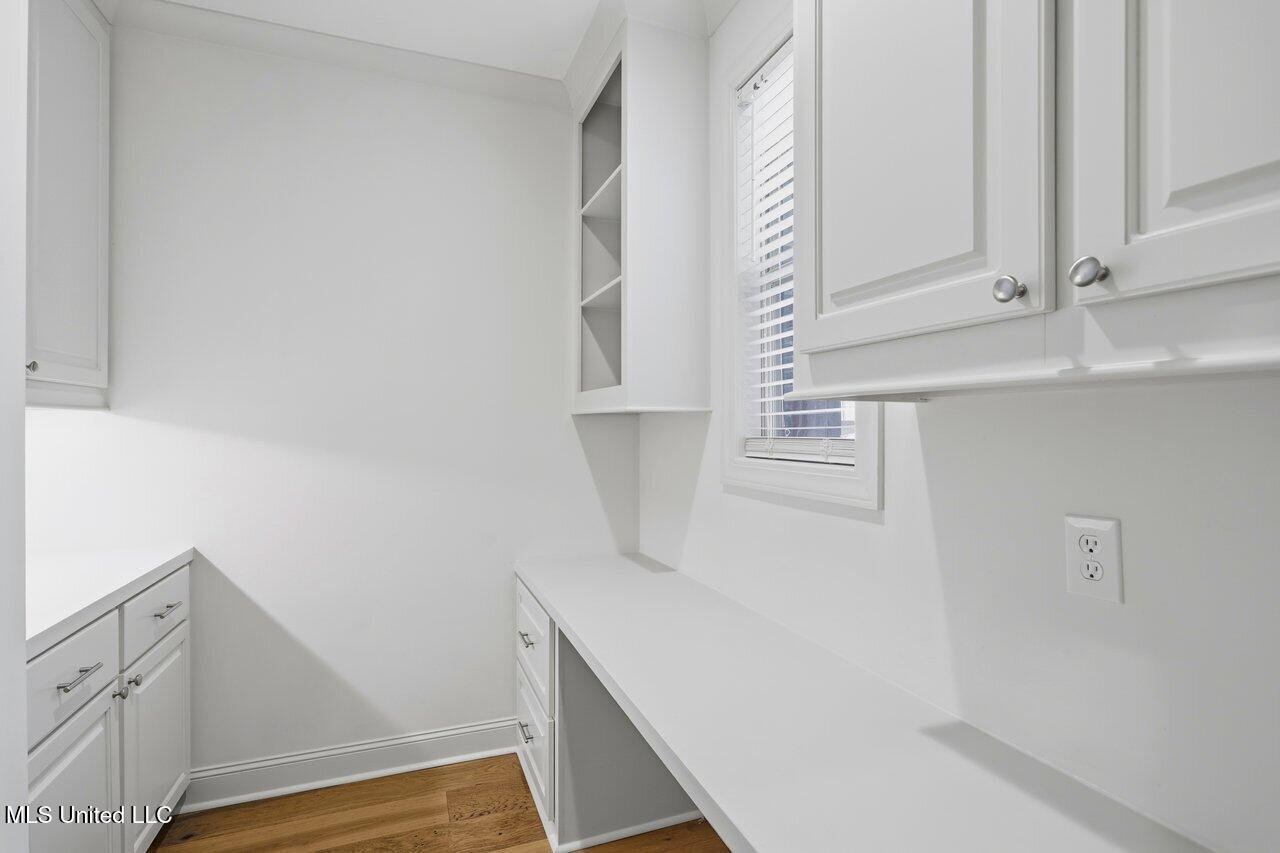 180 Catherine Boulevard