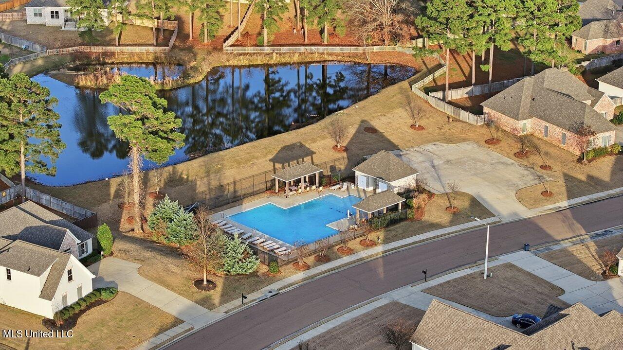 180 Catherine Boulevard