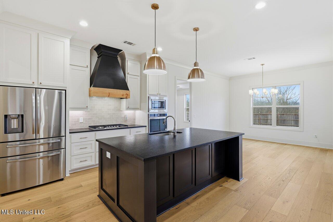 180 Catherine Boulevard