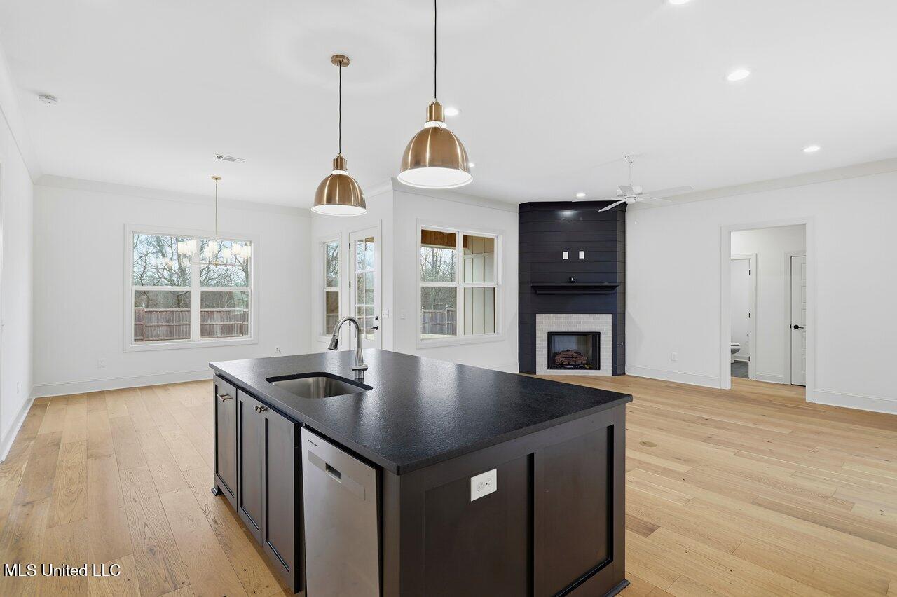 180 Catherine Boulevard