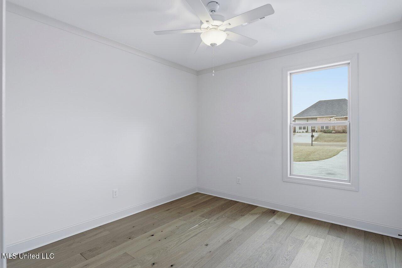 180 Catherine Boulevard