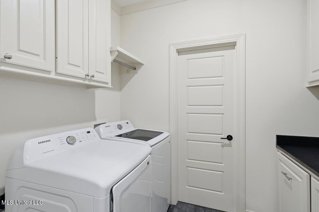 180 Catherine Boulevard