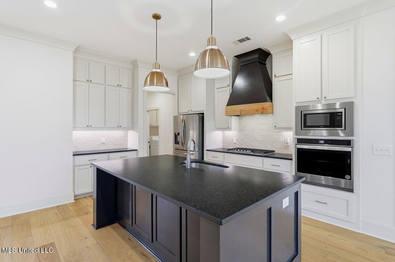 180 Catherine Boulevard