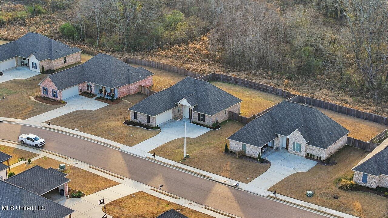 180 Catherine Boulevard