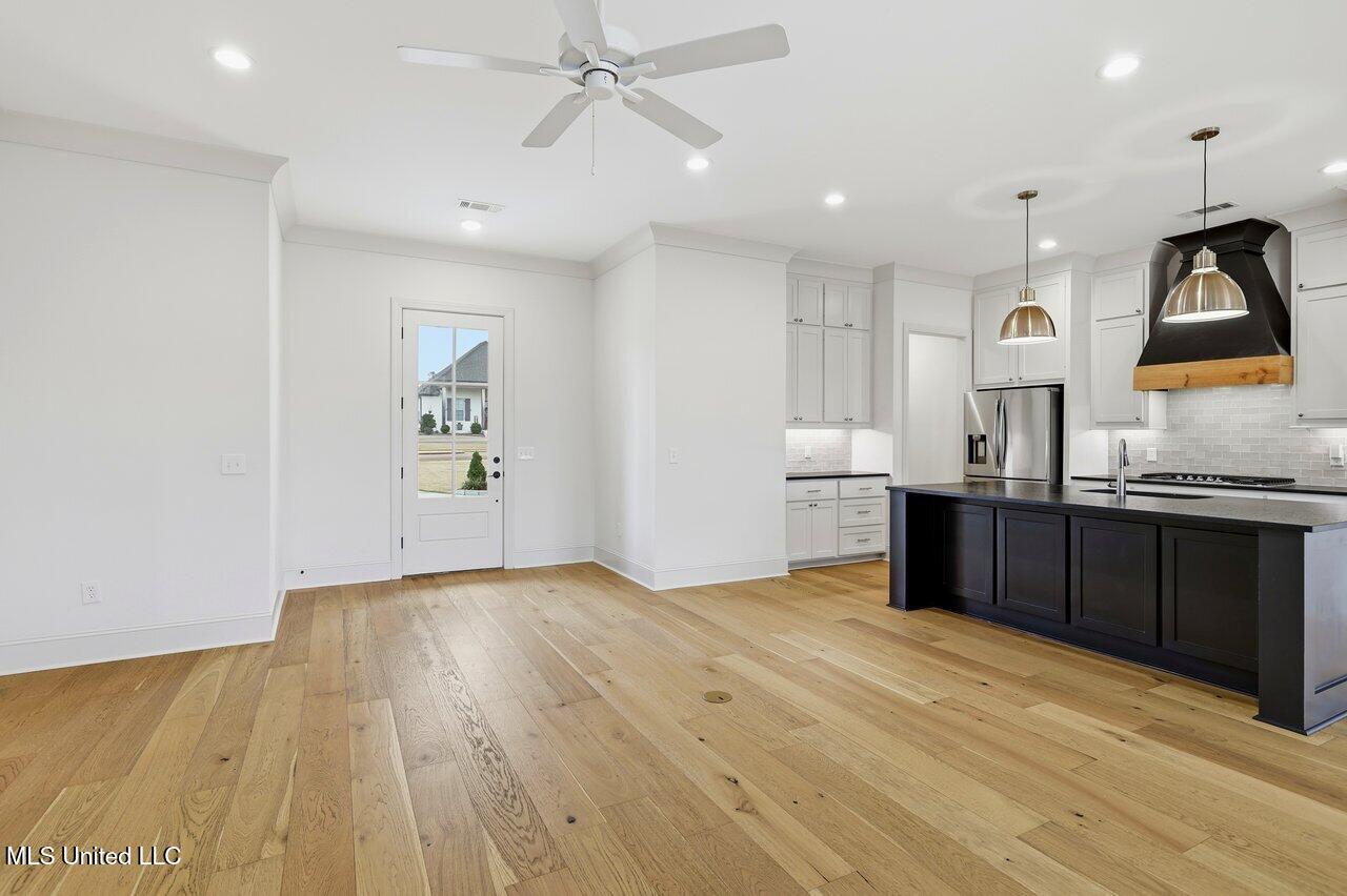 180 Catherine Boulevard