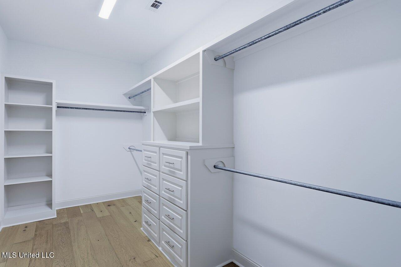 180 Catherine Boulevard