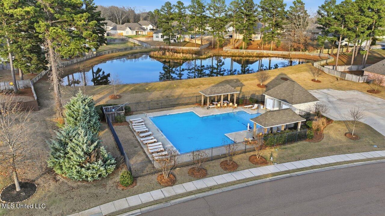 180 Catherine Boulevard