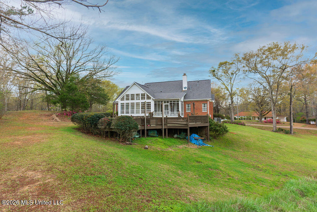 102 Hickory Hills Drive