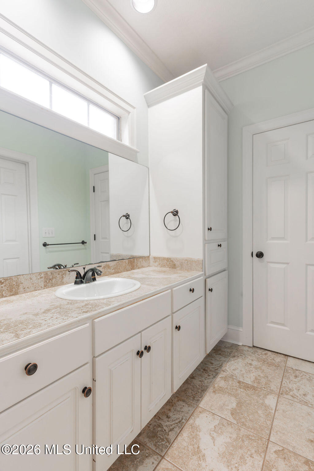 102 Hickory Hills Drive