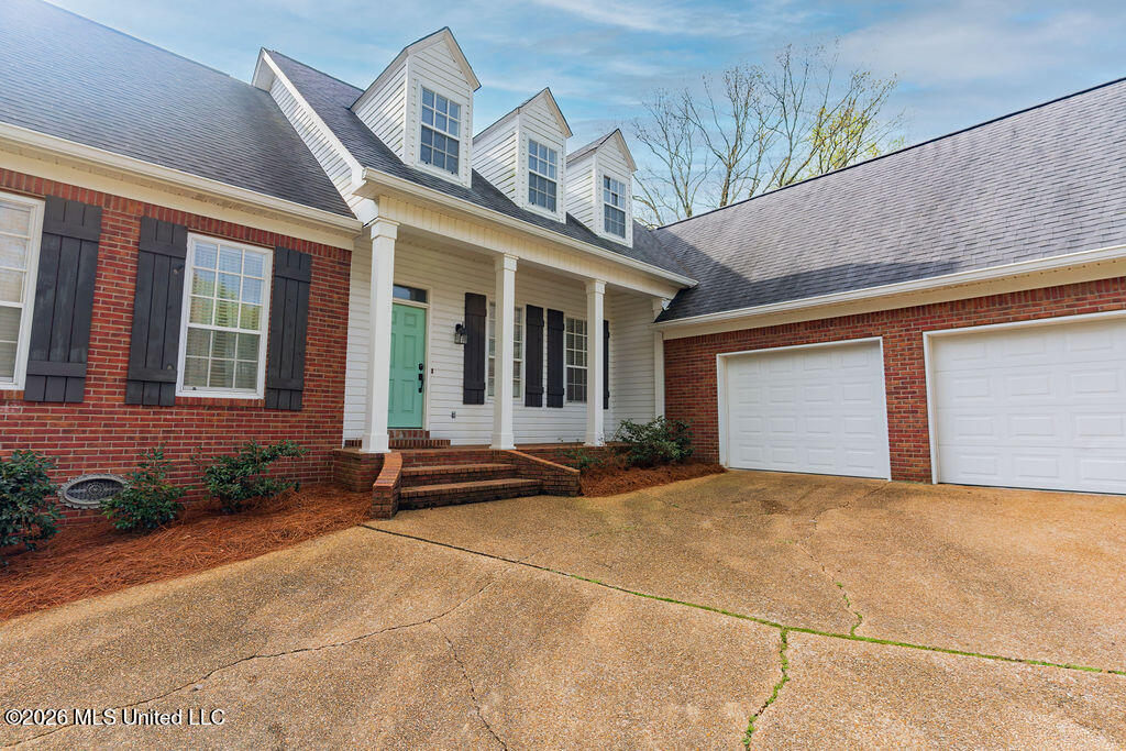 102 Hickory Hills Drive