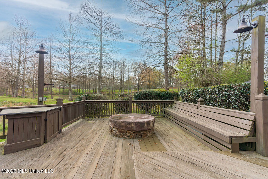 102 Hickory Hills Drive