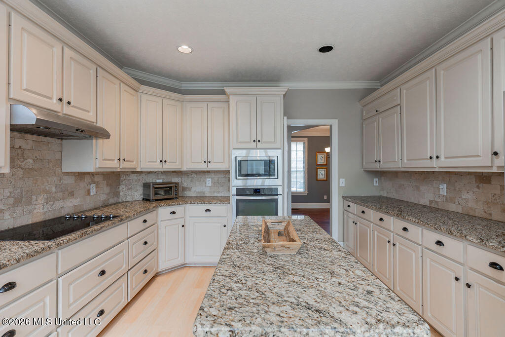 102 Hickory Hills Drive