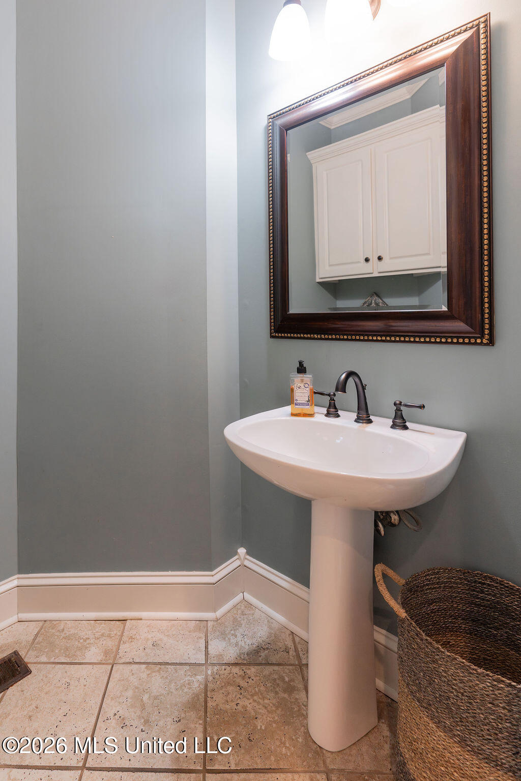 102 Hickory Hills Drive