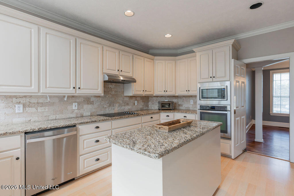 102 Hickory Hills Drive