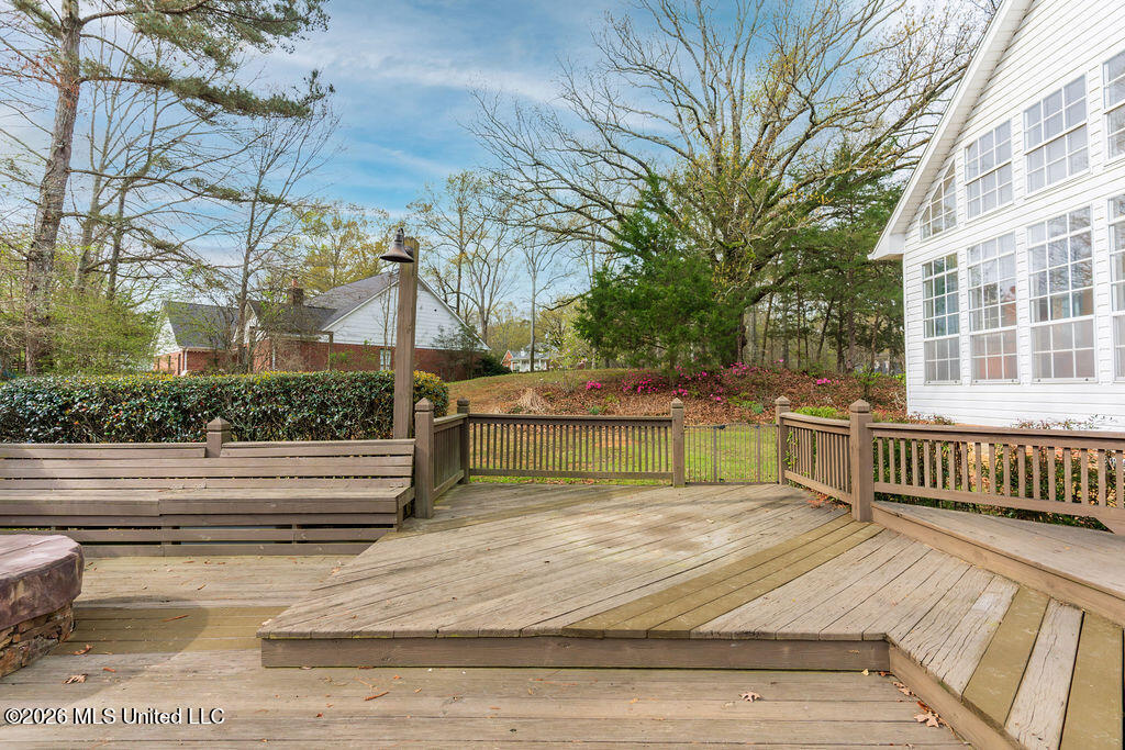 102 Hickory Hills Drive