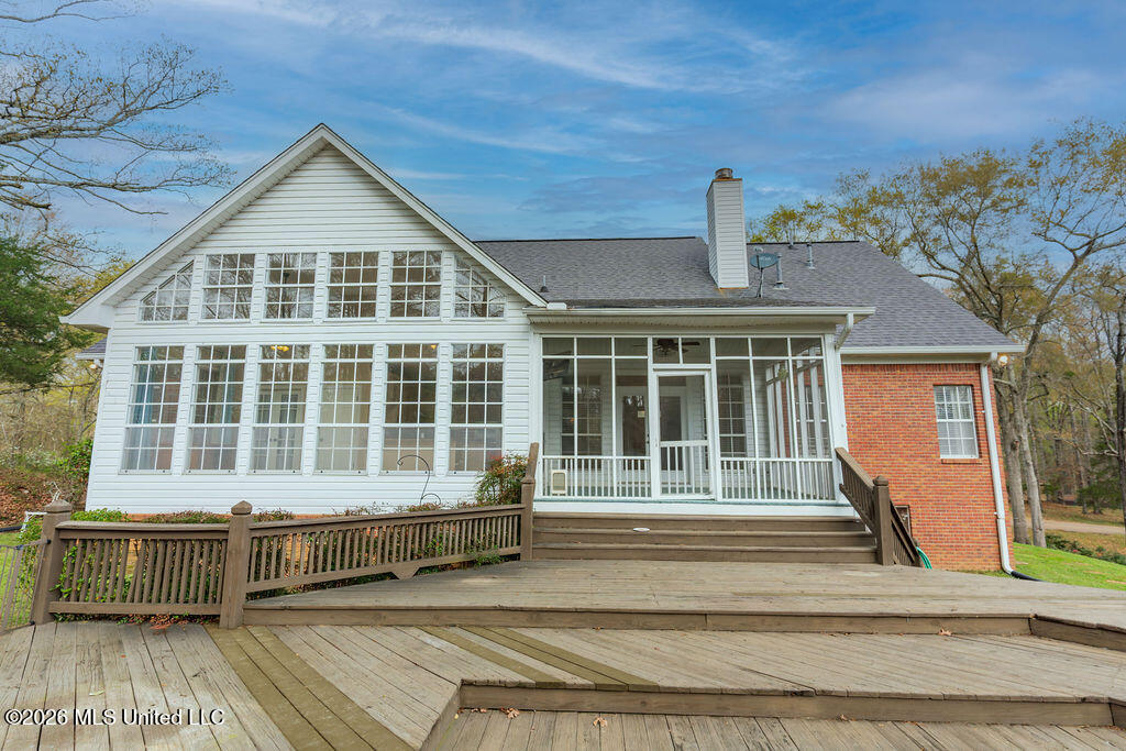 102 Hickory Hills Drive