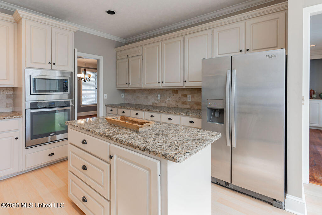 102 Hickory Hills Drive