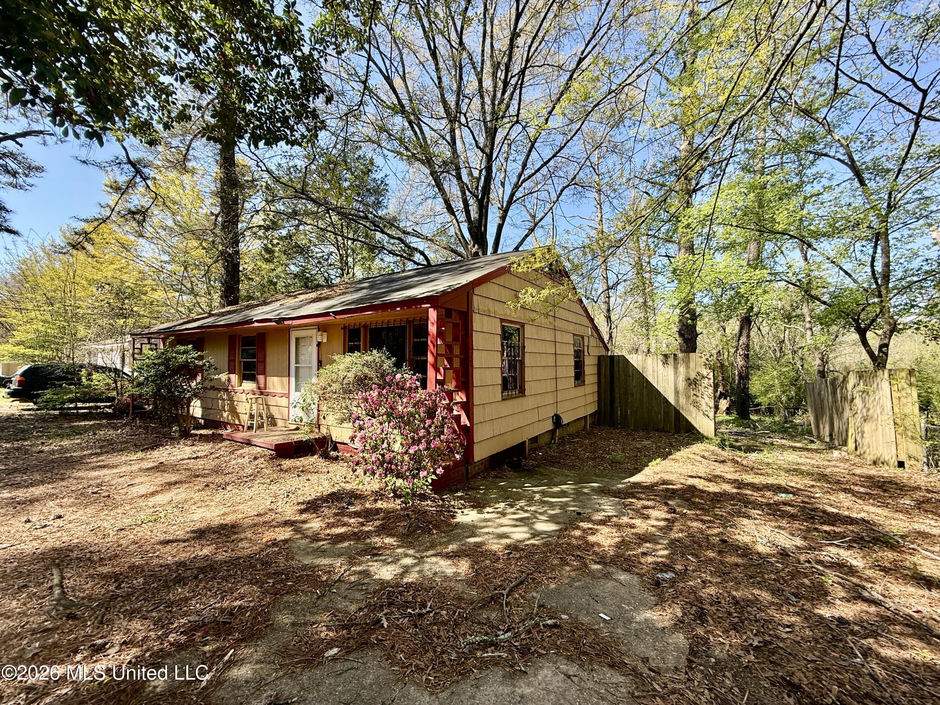 2607 Brookwood Drive