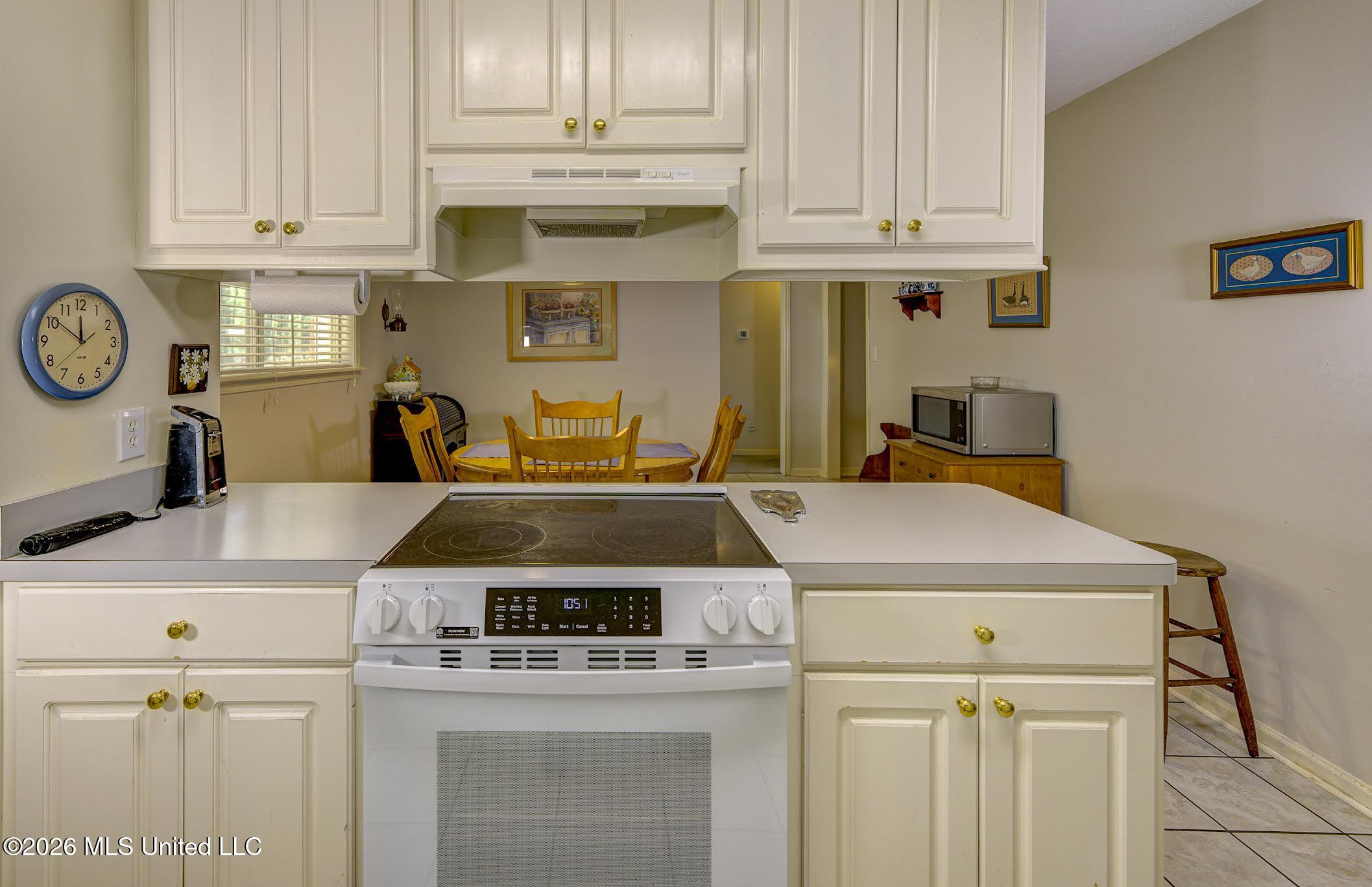 806 Winding Hills Drive