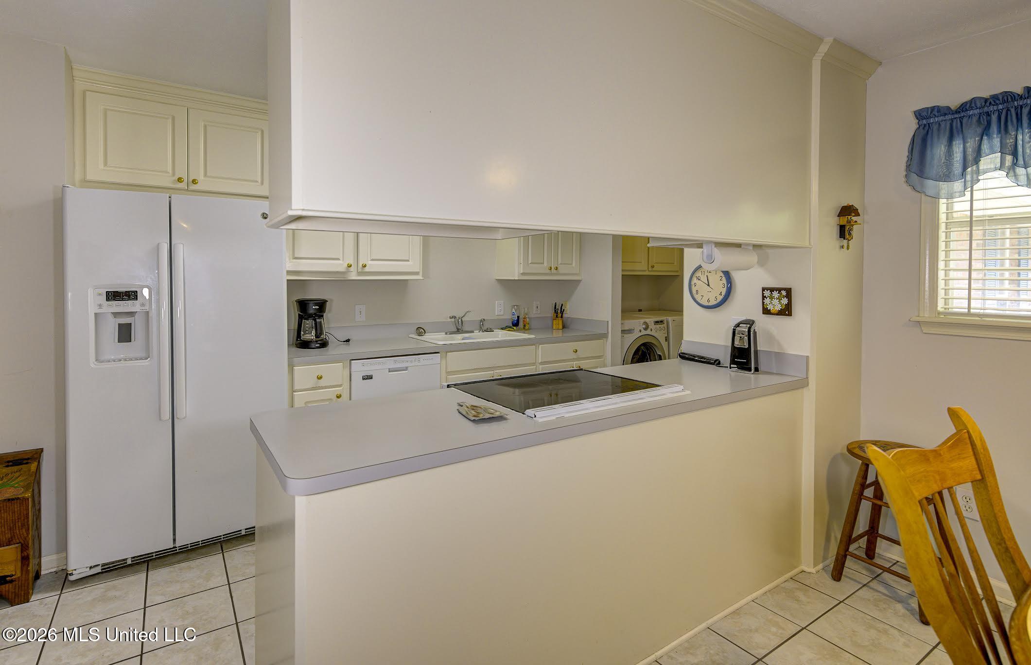 806 Winding Hills Drive