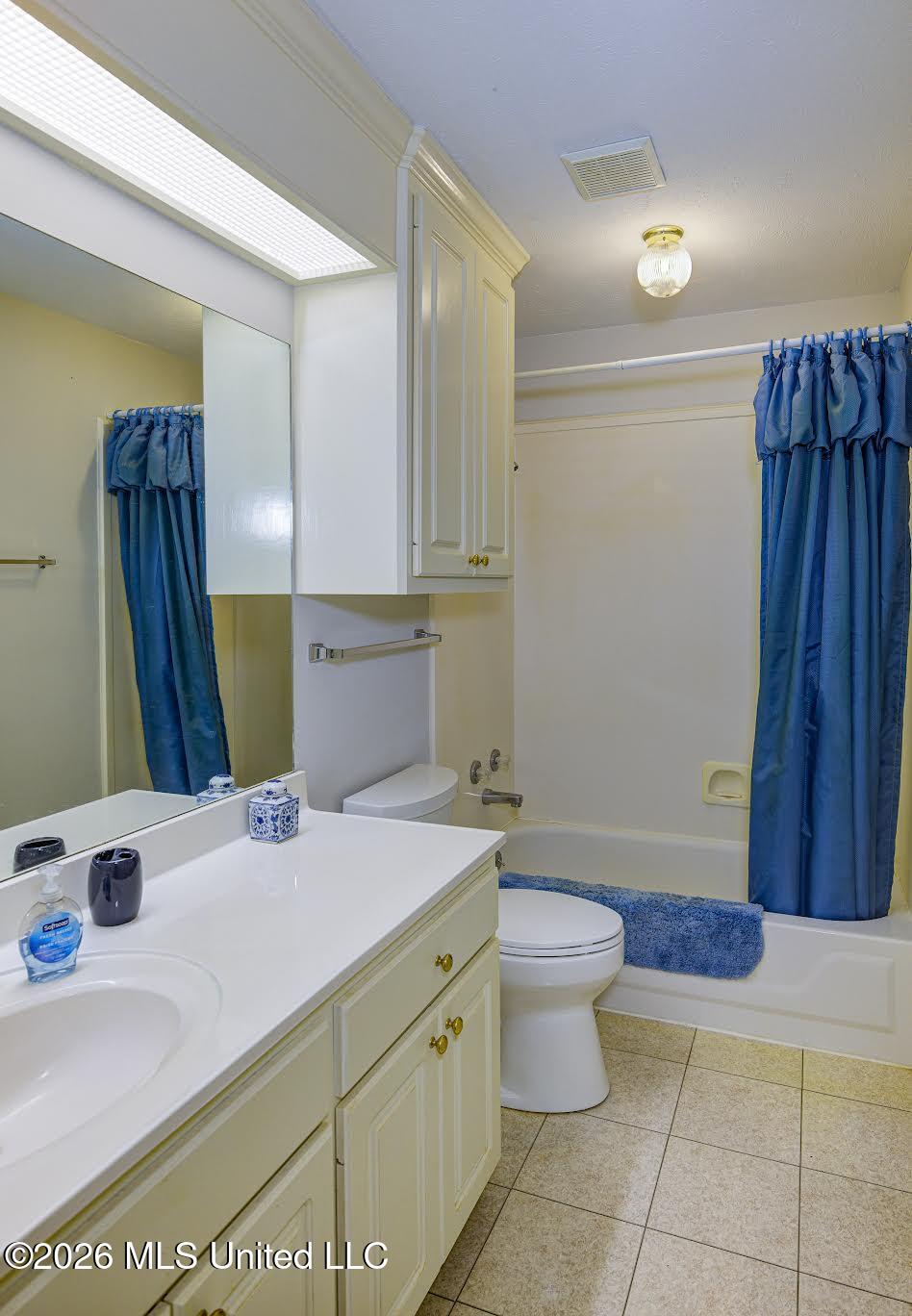 806 Winding Hills Drive