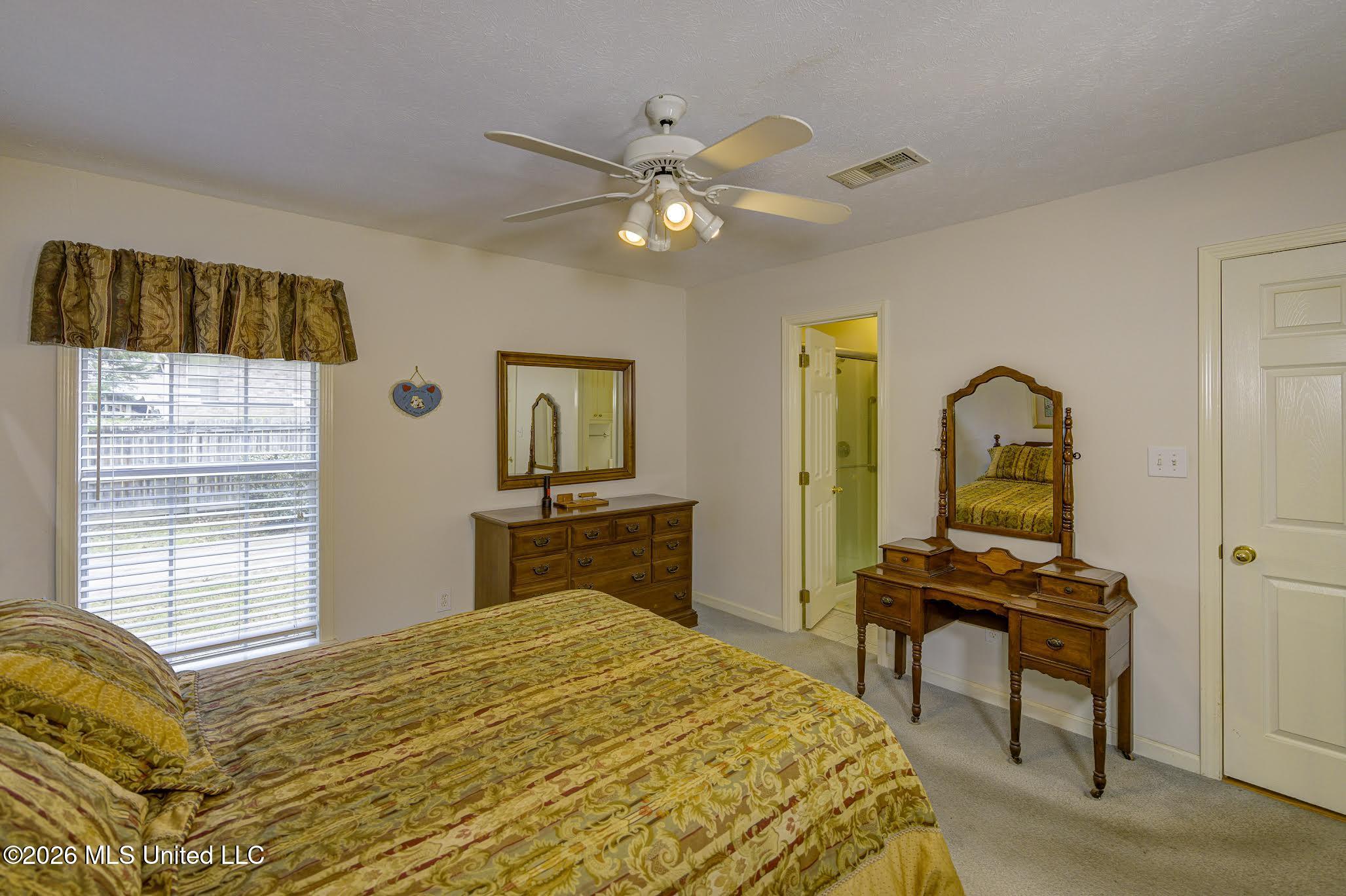 806 Winding Hills Drive