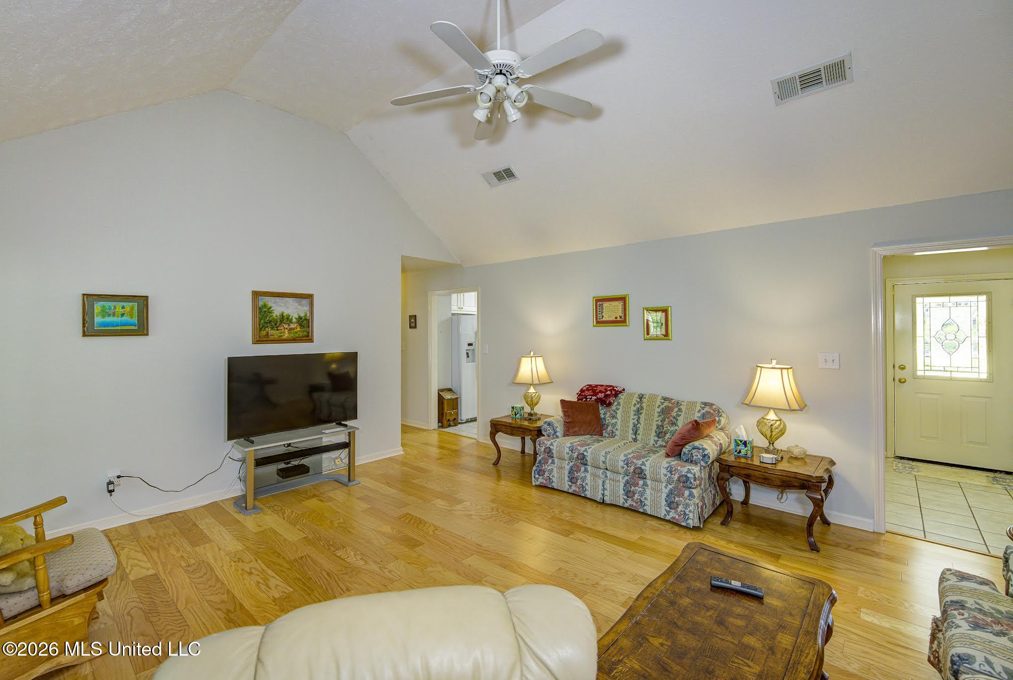 806 Winding Hills Drive