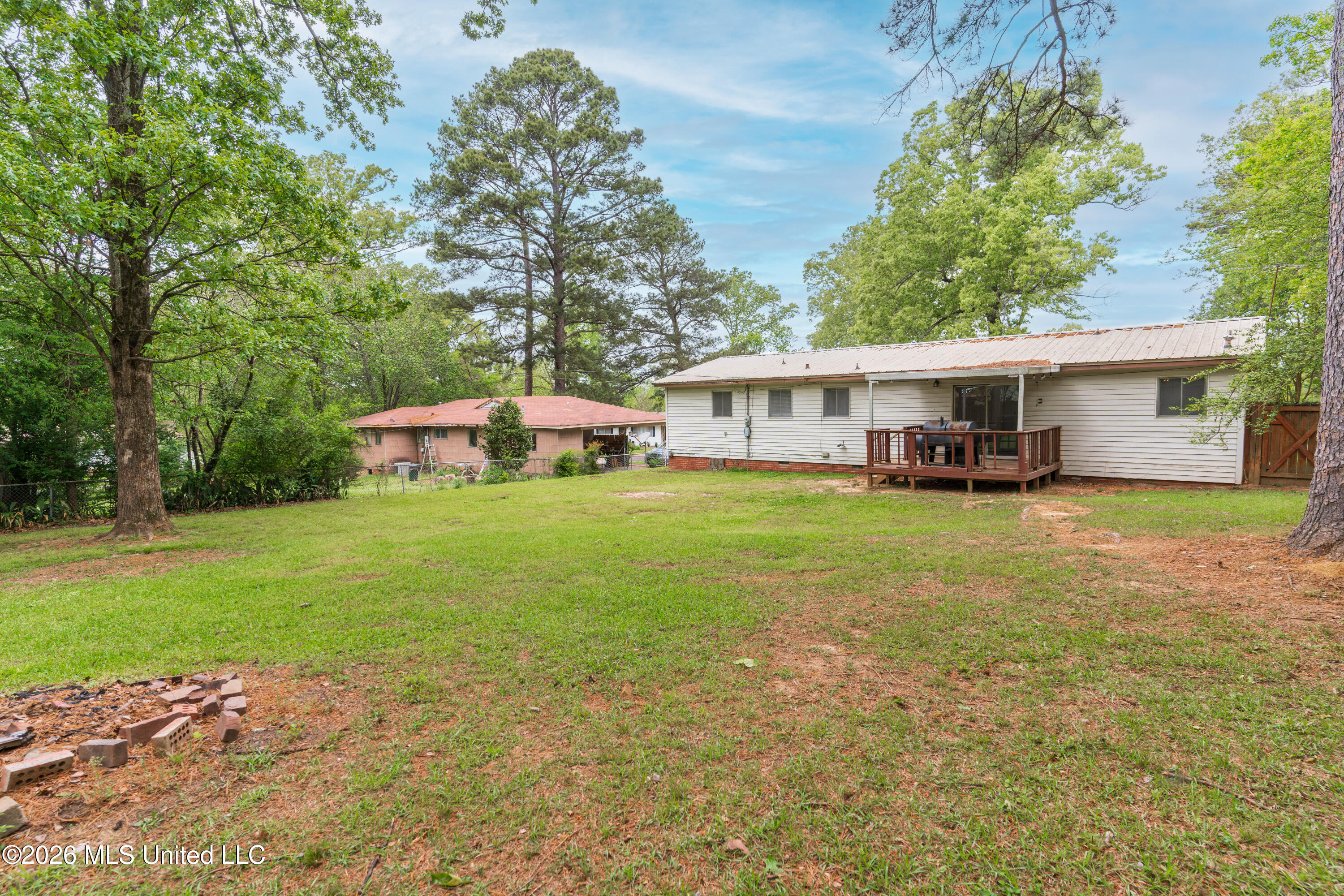 1905 Gloria Drive